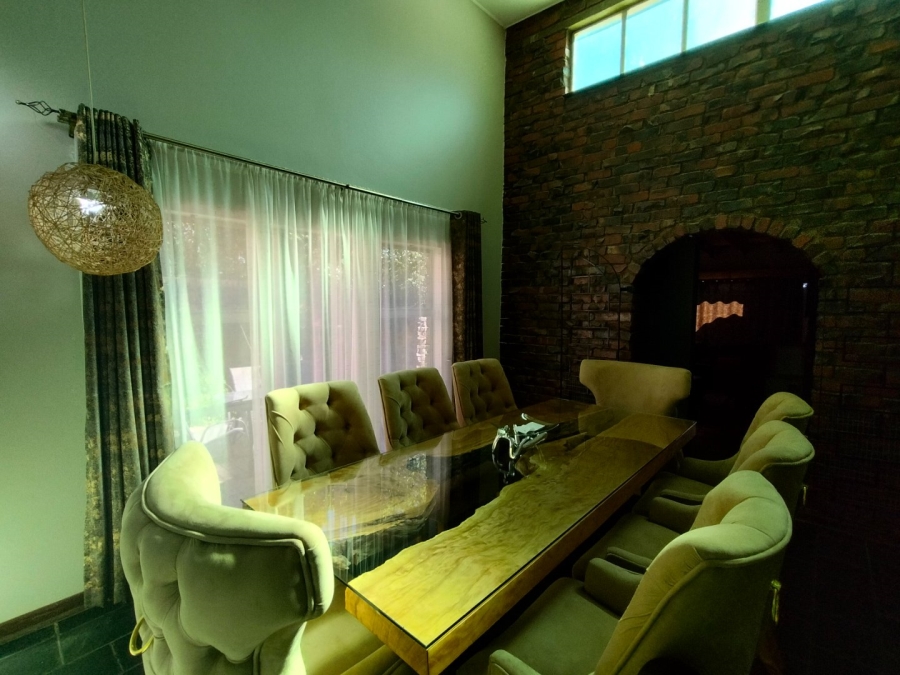 5 Bedroom Property for Sale in Fichardt Park Free State